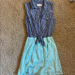 Cute sleeveless dress!